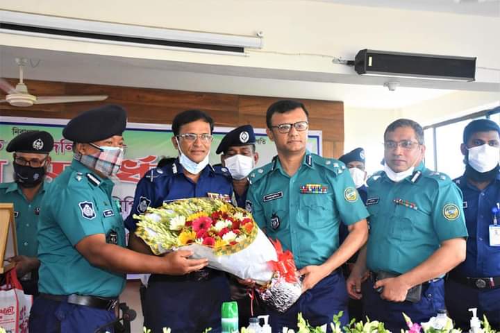 বরিশাল রেঞ্জের ডিআইজি শফিকুল ইসলামকে বিদায়ী সংবর্ধনা