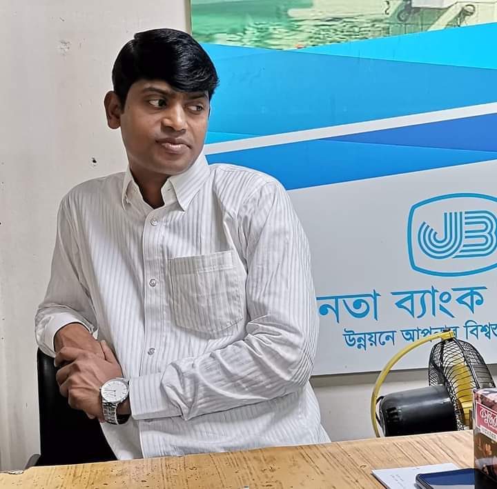 জনতা ব্যাংক শাহজাদপুর শাখা শতাধিক গ্রাহকের প্রায় ৫ কোটি টাকা নিয়ে উধাও