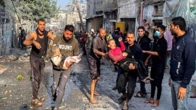 ইসরায়েলি হামলায় ২১০ ফিলিস্তিনি নিহত