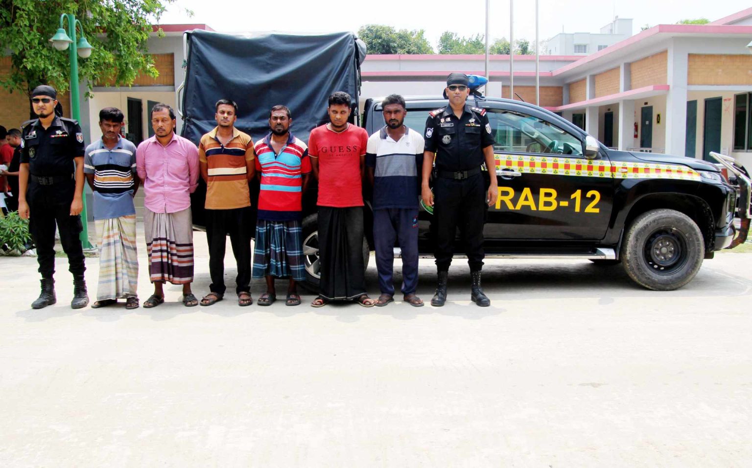 সিরাজগঞ্জ উল্লাপাড়ায় রহস্যজনক লিচু ব্যবসায়ী হত্যার রহস্য উদঘাটনসহ, ৬ জন আটক