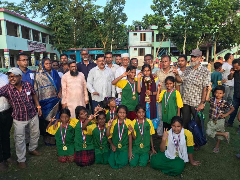 উজিরপুরে বঙ্গবন্ধু ও বঙ্গমাতা ফুটবল টুর্নামেন্টের ফাইনাল খেলা অনুষ্ঠিত।